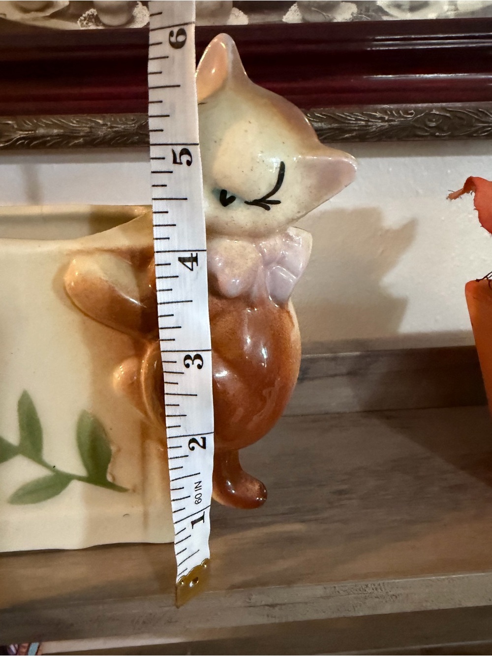 Vintage MCM Ceramic Cat Planter in Cream and Brown with Green Leaf Motif - Picture 8 of 10